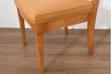中古　美品　maruni(マルニ木工)　地中海シリーズ　フェイクレザー　すっきりとした直線的なフレームのニースチェア4脚セット　定価(4脚合計)約30万円　(R-089639)