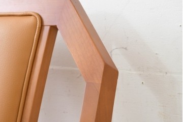 中古　美品　maruni(マルニ木工)　地中海シリーズ　ニースチェア　フェイクレザーのダイニングチェア2脚セット　定価(2脚合計)約18万円　(R-089640)