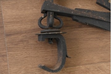 【簡易リペア限定品】　和製アンティーク　明治期　鉄製　素朴な風合いが味わい深い自在鉤　(R-089641)