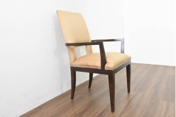 中古　アメリカ最高級ブランド　Century Furniture(センチュリー・ファニチャー)　品格漂う佇まいが魅力のアームチェア　定価約50万円　(R-089645)