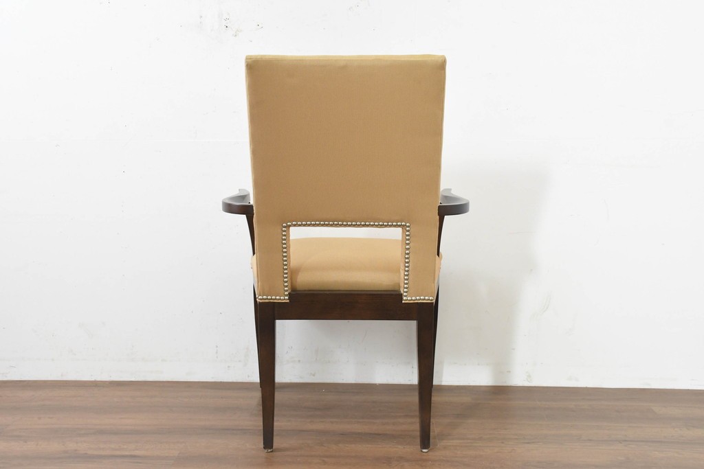 中古　アメリカ最高級ブランド　Century Furniture(センチュリー・ファニチャー)　品格漂う佇まいが魅力のアームチェア　定価約50万円　(R-089645)