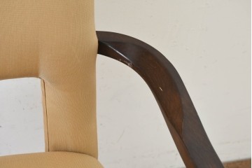 中古　アメリカ最高級ブランド　Century Furniture(センチュリー・ファニチャー)　品格漂う佇まいが魅力のアームチェア　定価約50万円　(R-089645)