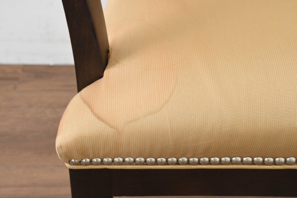 中古　アメリカ最高級ブランド　Century Furniture(センチュリー・ファニチャー)　品格漂う佇まいが魅力のアームチェア　定価約50万円　(R-089645)