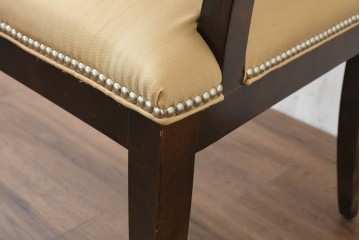 中古　アメリカ最高級ブランド　Century Furniture(センチュリー・ファニチャー)　品格漂う佇まいが魅力のアームチェア　定価約50万円　(R-089645)