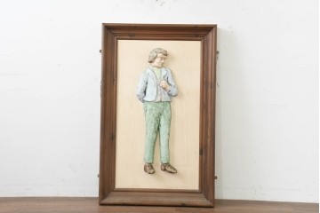 【簡易リペア限定品】　ヨーロッパヴィンテージ　1960年から1970年頃　石膏　立体的な人物像が目を引くウォールアート　(R-089652)