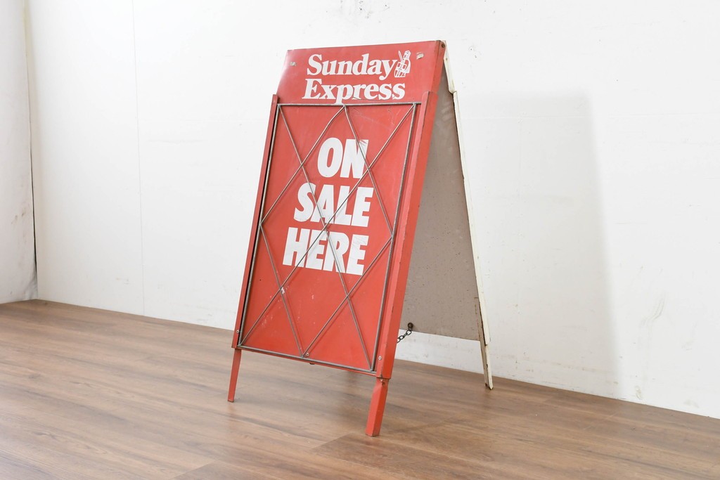 イギリスヴィンテージ　Sunday Express・Daily Expressの両面使いができるスタンド看板　(R-089653)