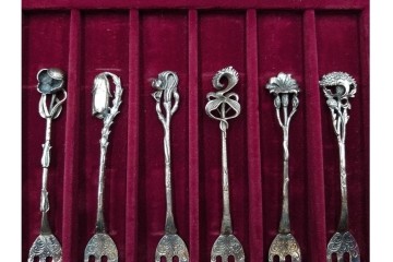 ドイツ　クリストフ・ウィドマン(CHRISTOPH WIDMANN)　シルバー835・925　繊細な装飾が魅力のカトラリーなど26点セット　外箱付き　(R-089655)