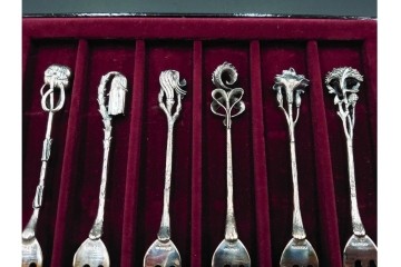 ドイツ　クリストフ・ウィドマン(CHRISTOPH WIDMANN)　シルバー835・925　繊細な装飾が魅力のカトラリーなど26点セット　外箱付き　(R-089655)
