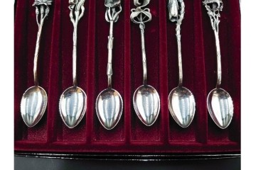 ドイツ　クリストフ・ウィドマン(CHRISTOPH WIDMANN)　シルバー835・925　繊細な装飾が魅力のカトラリーなど26点セット　外箱付き　(R-089655)