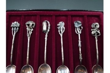 ドイツ　クリストフ・ウィドマン(CHRISTOPH WIDMANN)　シルバー835・925　繊細な装飾が魅力のカトラリーなど26点セット　外箱付き　(R-089655)