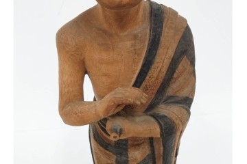 大正から昭和初期　在銘　木彫　高さ約91cm　彩色が美しい仏像　台・屏風付き　(R-089658)