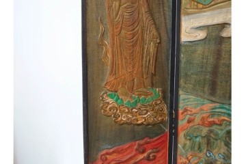 大正から昭和初期　在銘　木彫　高さ約91cm　彩色が美しい仏像　台・屏風付き　(R-089658)