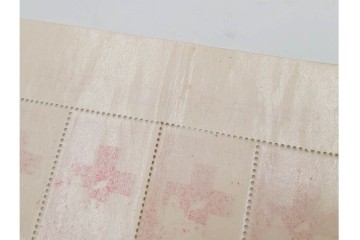 日本切手　日本赤十字社創立75年記念　未使用の切手シート2枚(2種・各20面)　額面300円分　(R-089660)