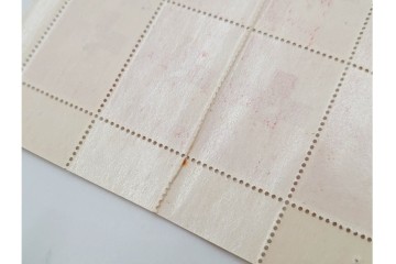 日本切手　日本赤十字社創立75年記念　未使用の切手シート2枚(2種・各20面)　額面300円分　(R-089660)