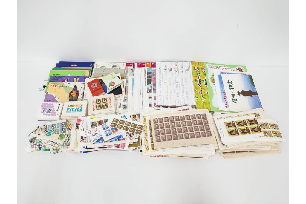 日本切手　多彩な図柄の未使用切手シート&バラまとめてセット　額面535,715円　(R-089662)