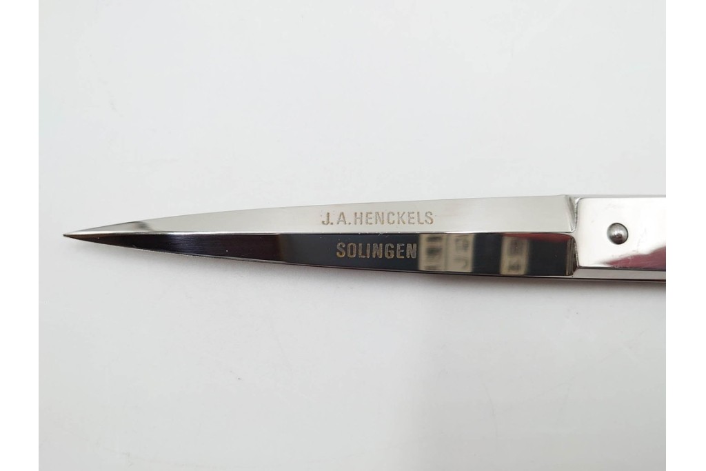 ドイツ　Solingen(ゾーリンゲン)　 ZWILLING J.A. HENCKELS(ツヴィリング J.A. ヘンケルス) 　マザーパールをあしらったスリードール鋏　外箱付き　(R-089669)