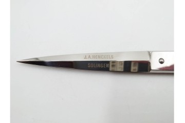 ドイツ　Solingen(ゾーリンゲン)　 ZWILLING J.A. HENCKELS(ツヴィリング J.A. ヘンケルス) 　マザーパールをあしらったスリードール鋏　外箱付き　(R-089669)