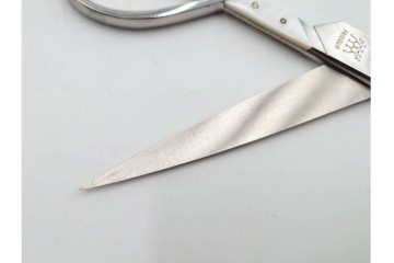 ドイツ　Solingen(ゾーリンゲン)　 ZWILLING J.A. HENCKELS(ツヴィリング J.A. ヘンケルス) 　マザーパールをあしらったスリードール鋏　外箱付き　(R-089669)