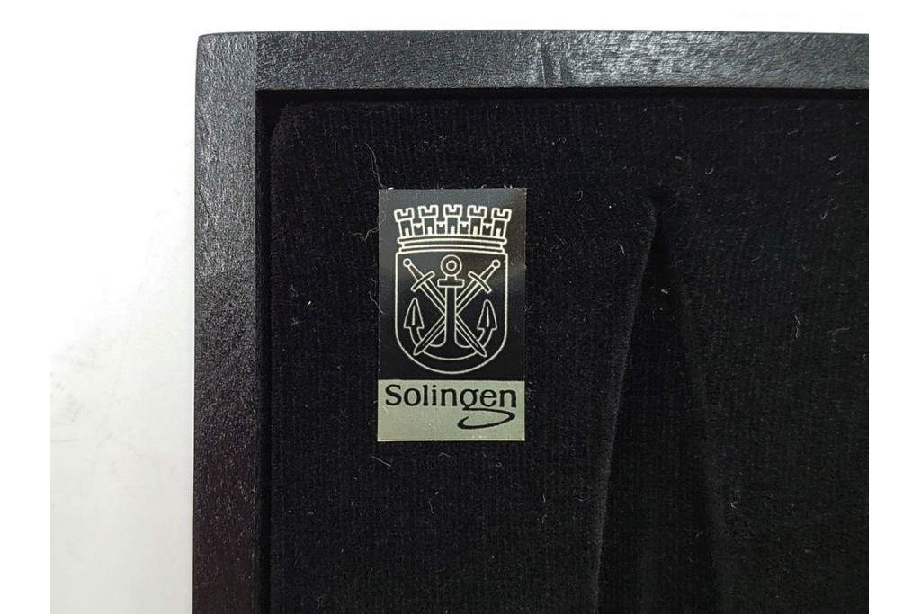 ドイツ　Solingen(ゾーリンゲン)　 ZWILLING J.A. HENCKELS(ツヴィリング J.A. ヘンケルス) 　マザーパールをあしらったスリードール鋏　外箱付き　(R-089669)