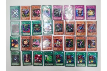 KONAMI(コナミ)　遊戯王　初期　スターターボックス&デュエルモンスターズEX　カードまとめてセット　青眼の白龍、エルフの剣士、ブラック・マジシャンなど　(R-089671)