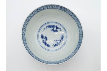 江戸期　古伊万里　染付　花唐草文と松竹梅文が上品な蓋付き茶碗　(R-089675)