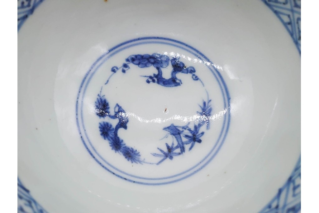 江戸期　古伊万里　染付　花唐草文と松竹梅文が上品な蓋付き茶碗　(R-089675)
