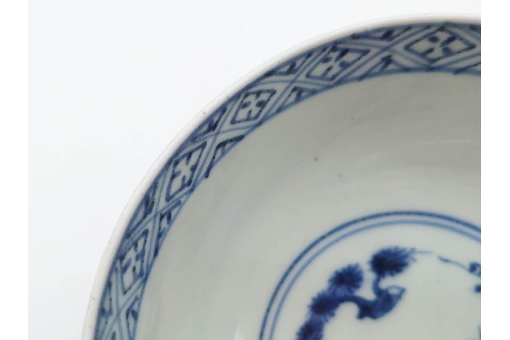 江戸期　古伊万里　染付　花唐草文と松竹梅文が上品な蓋付き茶碗　(R-089675)