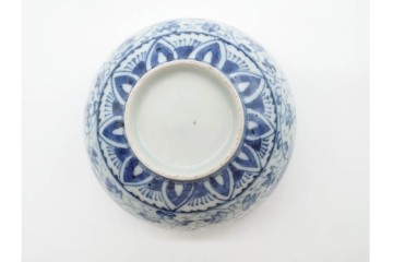 江戸期　古伊万里　染付　花唐草文と松竹梅文が上品な蓋付き茶碗　(R-089675)