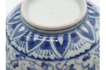 江戸期　古伊万里　染付　花唐草文と松竹梅文が上品な蓋付き茶碗　(R-089675)