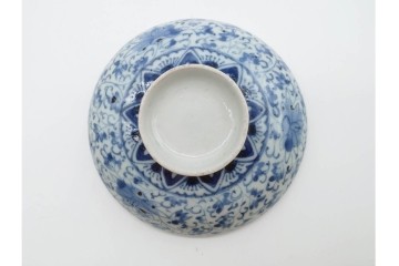 江戸期　古伊万里　染付　花唐草文と松竹梅文が上品な蓋付き茶碗　(R-089675)