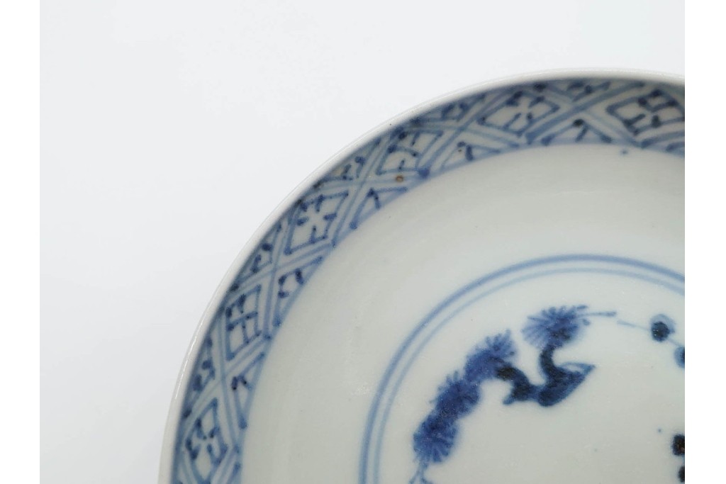 江戸期　古伊万里　染付　花唐草文と松竹梅文が上品な蓋付き茶碗　(R-089675)