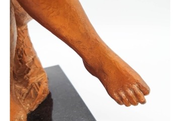 彫刻家 小森邦夫　「腰かけた婦」　高さ約34cm　裸婦のブロンズ像　(R-089679)