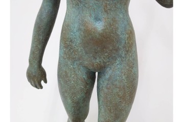 彫刻家 小森邦夫　高さ約86cm　優美な立ち姿が目を引く裸婦のブロンズ像　(R-089681)