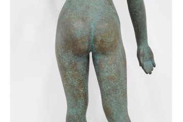 彫刻家 小森邦夫　高さ約86cm　優美な立ち姿が目を引く裸婦のブロンズ像　(R-089681)