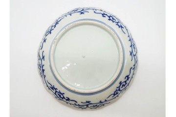 江戸から明治期　古伊万里　染付　直径約20cm(6.6寸)　蛸唐草文に松竹梅文が映える輪花型中皿4枚セット　(R-089685)