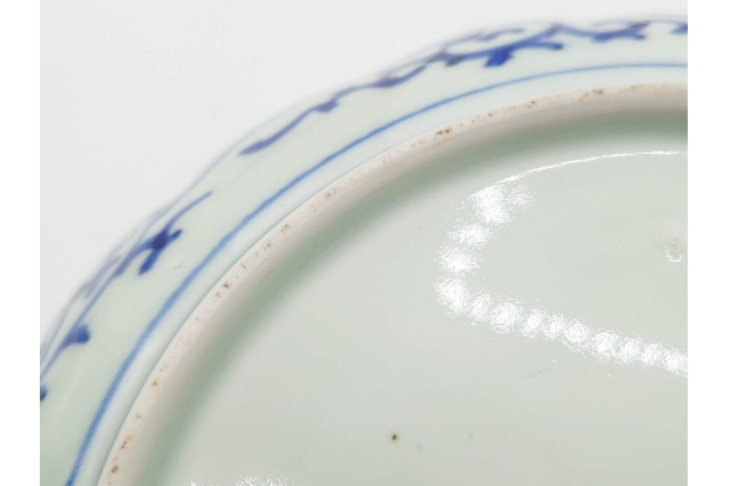 江戸から明治期　古伊万里　染付　直径約20cm(6.6寸)　蛸唐草文に松竹梅文が映える輪花型中皿3枚セット　(R-089686)