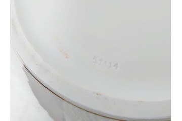 ドイツ製　Meissen(マイセン)　フラワーブーケ　高さ約53cm　華やかな蓋付きフラワーベース　外箱付き　(R-089689)