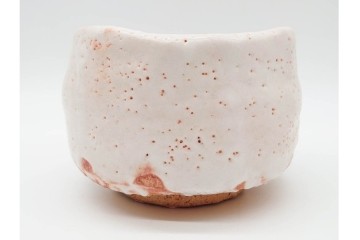 人間国宝 鈴木蔵　志野(志埜)焼　直径約14cm(4.6寸)　やわらかな白釉が趣深い茶碗　二重箱　共箱・共布付き　(R-089692)