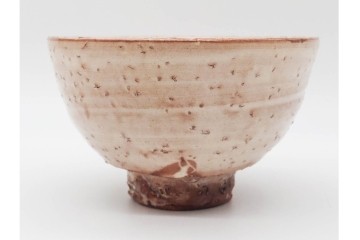 岡田裕　直径約14cm(4.6寸)　土の温かみを感じる萩茶碗　共箱付き　(R-089694)