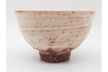 岡田裕　直径約14cm(4.6寸)　土の温かみを感じる萩茶碗　共箱付き　(R-089694)