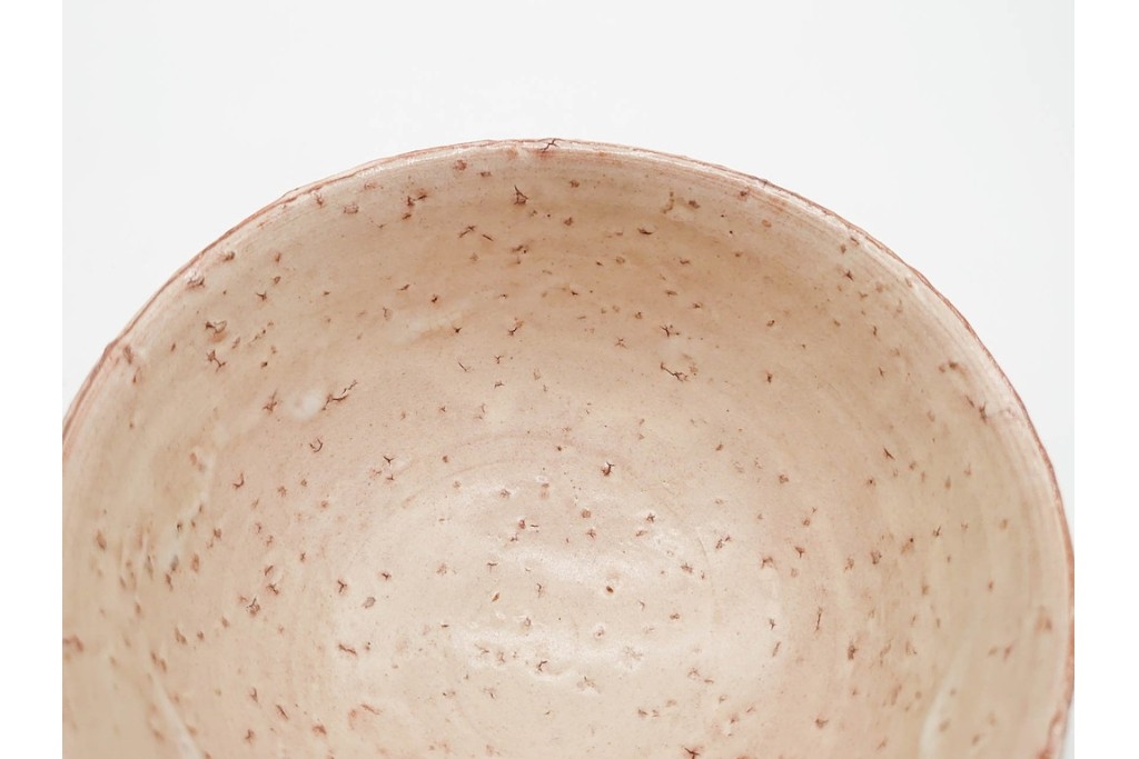 岡田裕　直径約14cm(4.6寸)　土の温かみを感じる萩茶碗　共箱付き　(R-089694)