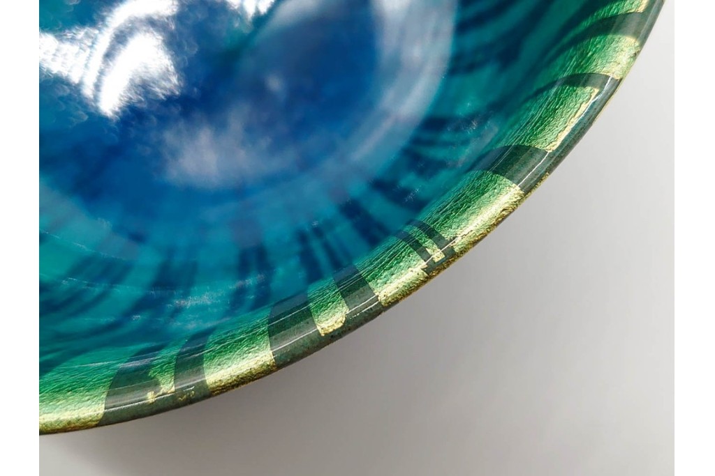 小野珀子　釉裏金彩　直径約18cm(5.9寸)　深みのある青緑の輝きが美しい菓子鉢　共箱付き　(R-089695)