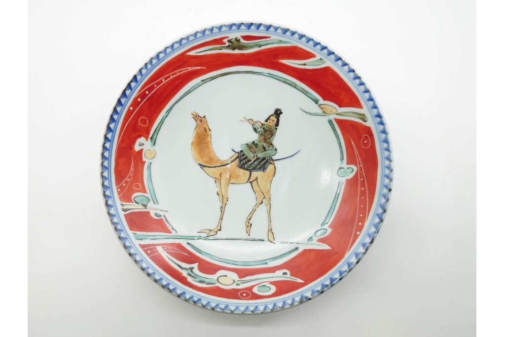 宮崎祐輔　有田焼　直径約23cm(7.5寸)　色絵楽人駱駝の平鉢　共箱付き　(R-089696)