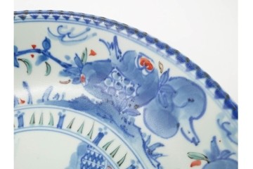 宮崎祐輔　有田焼　直径約29cm(9.5寸)　染錦柘榴駱駝の鉢　皿立て・共箱付き　(R-089697)