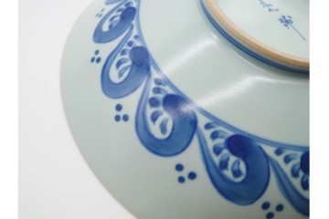 宮崎祐輔　有田焼　直径約29cm(9.5寸)　染錦柘榴駱駝の鉢　皿立て・共箱付き　(R-089697)