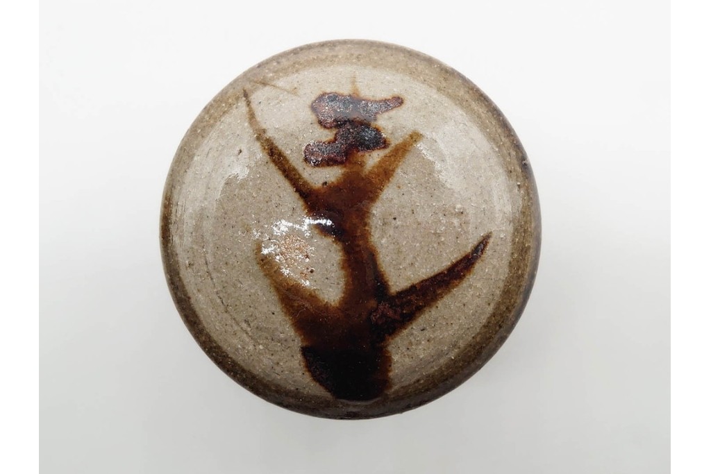 人間国宝 濱田庄司(浜田庄司)　益子焼　落ち着いた佇まいの香合　共箱付き　(R-089698)