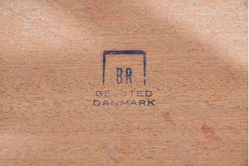 デンマークヴィンテージ　BR Gelsted(BRモブラー・ゲルステッド)　ローズウッド材　美しい木目のネストテーブル　(R-089702)