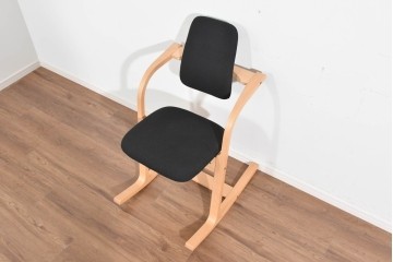 中古　美品　VARIER(ヴァリエール)　ACTULUM(アクチュラム)　ロッキング機能付きアームチェア　(R-089705)