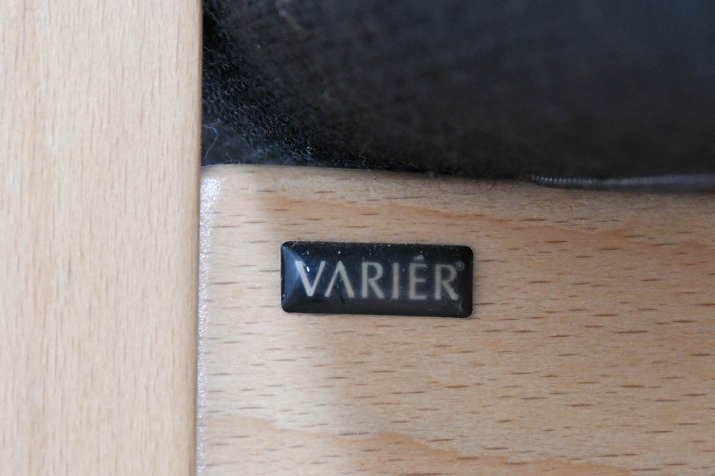 中古　美品　VARIER(ヴァリエール)　ACTULUM(アクチュラム)　ロッキング機能付きアームチェア　(R-089705)