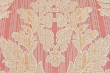 中古　ピンク×ゴールドの華やかな色合いのアンティーク調シェーズロング　(R-089706)